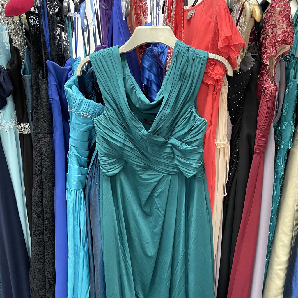 Prom hire initiative seeks donations of prom dresses and suits – Giles ...